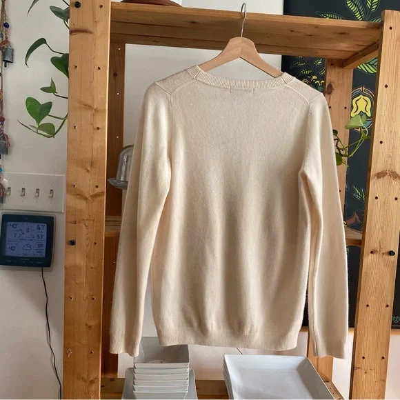 Boden Cream Cashmere V-neck Sweater - Picture 3 of 14